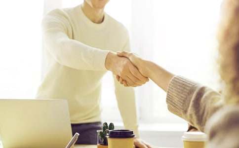 梦见娱乐场所被搭讪