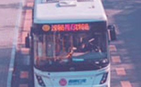梦见坐汽车、坐公共汽车