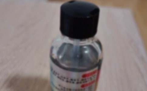 梦见眼睛被胶水粘上