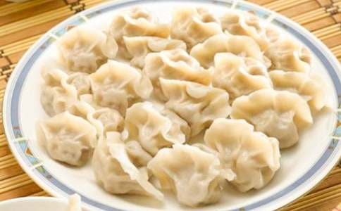 梦见很多人在吃饺子