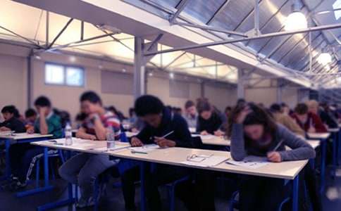 �μ����Գ�Ϯ