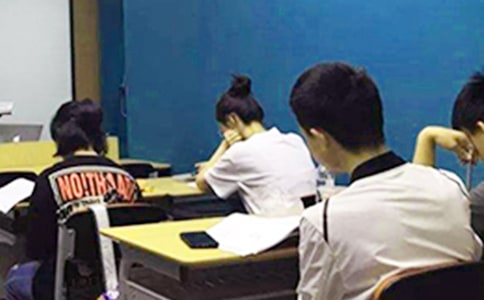 梦见考试挂科了