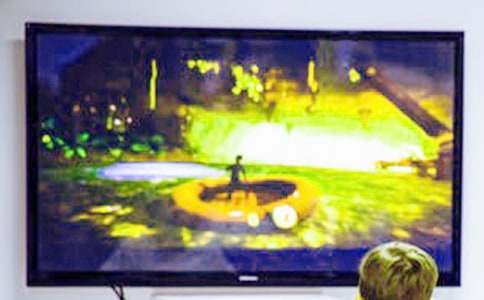 宝宝爱看电视是好是坏?教你正确的引导方法