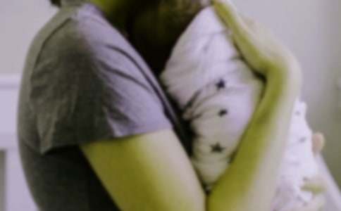 �μ���ĸ����Ь