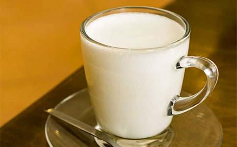 宝宝多大可以喝全脂牛奶