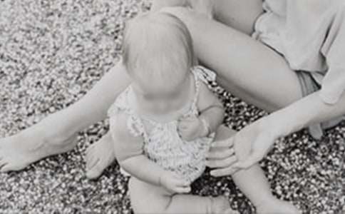 �μ�Ů��ǰ����