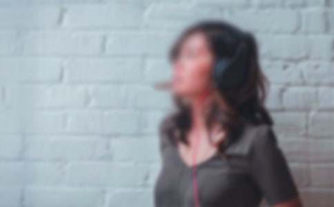 形容女人美丽的句子摘录42句