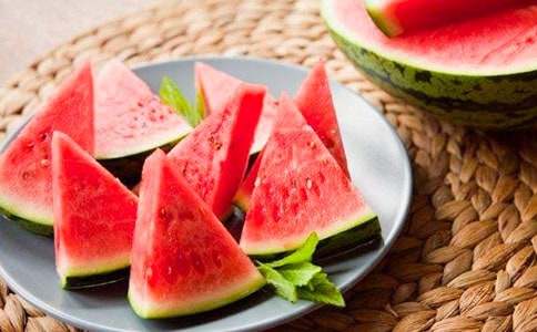 夏季宝宝一天能吃多少西瓜