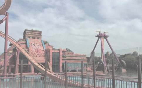 梦见与前男友去游乐园